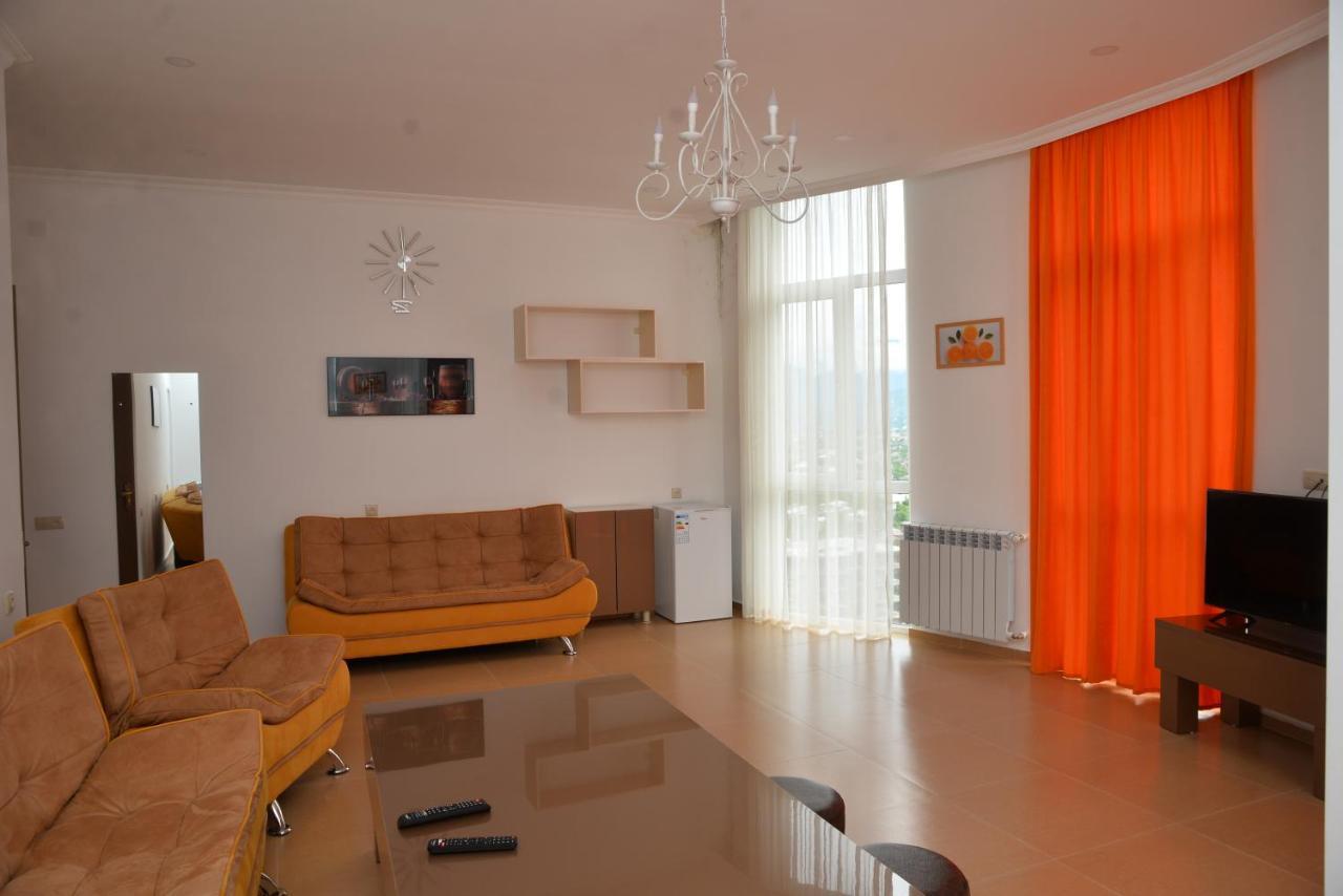 Orange Home Hotel Batumi Luaran gambar