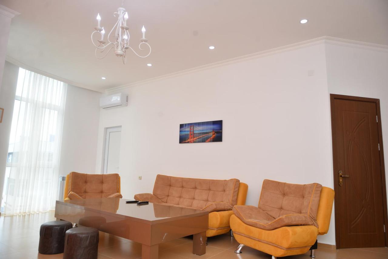 Orange Home Hotel Batumi Luaran gambar