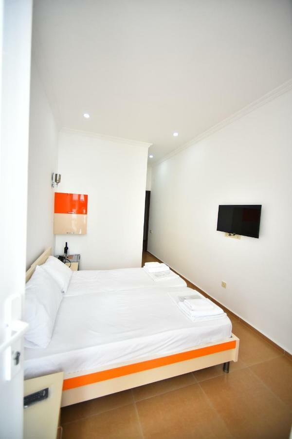 Orange Home Hotel Batumi Luaran gambar