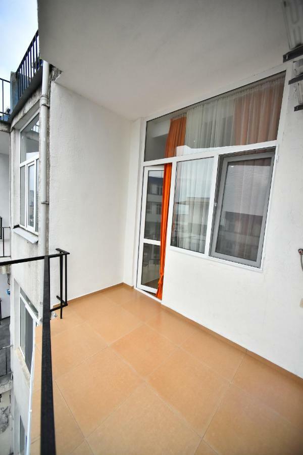 Orange Home Hotel Batumi Luaran gambar
