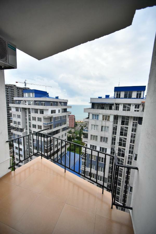 Orange Home Hotel Batumi Luaran gambar