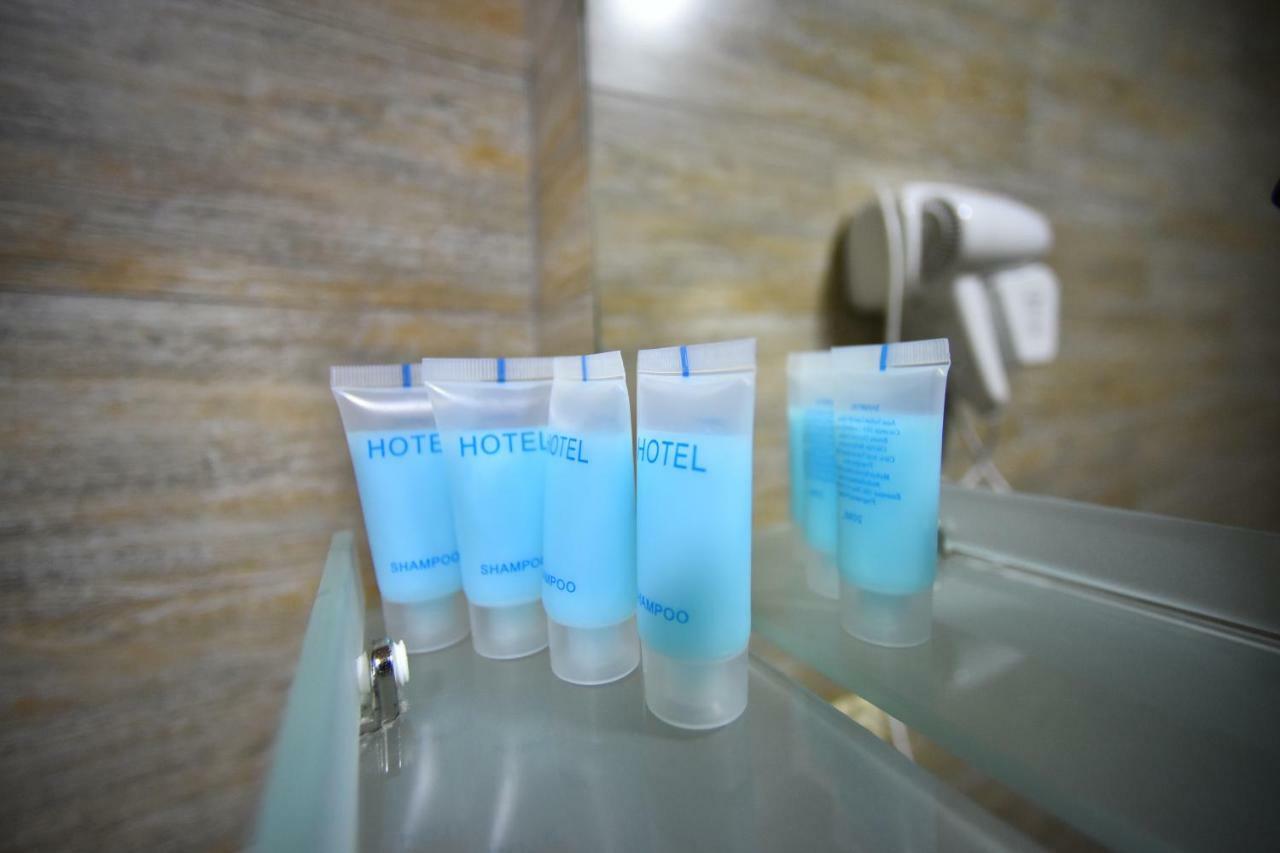Orange Home Hotel Batumi Luaran gambar