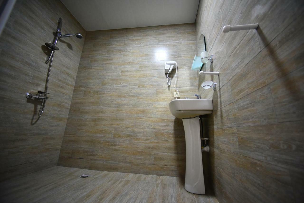 Orange Home Hotel Batumi Luaran gambar