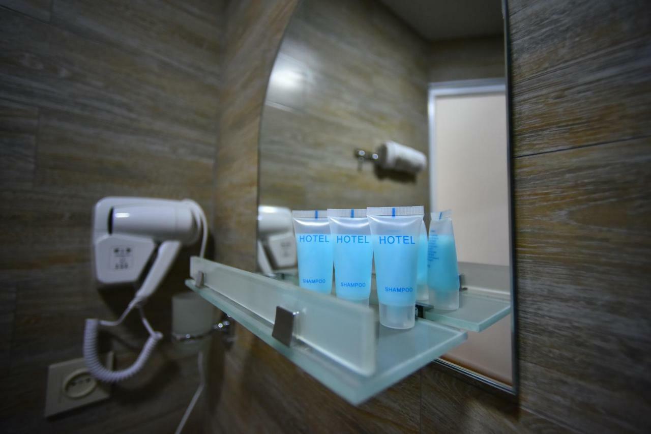 Orange Home Hotel Batumi Luaran gambar