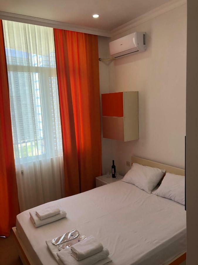 Orange Home Hotel Batumi Luaran gambar
